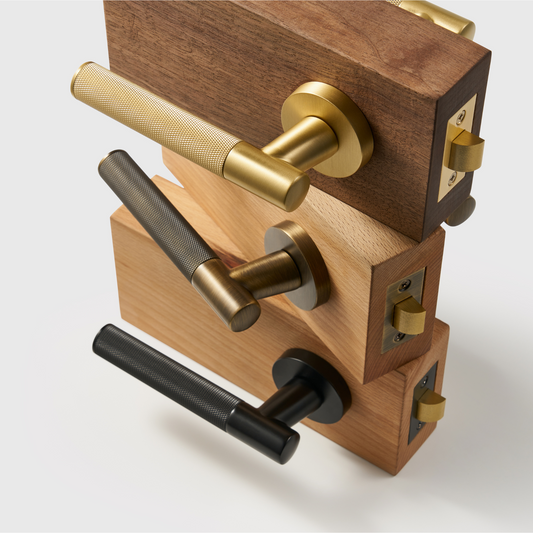 ELIAS / Knurled Brass Lever Handle & Lock Set