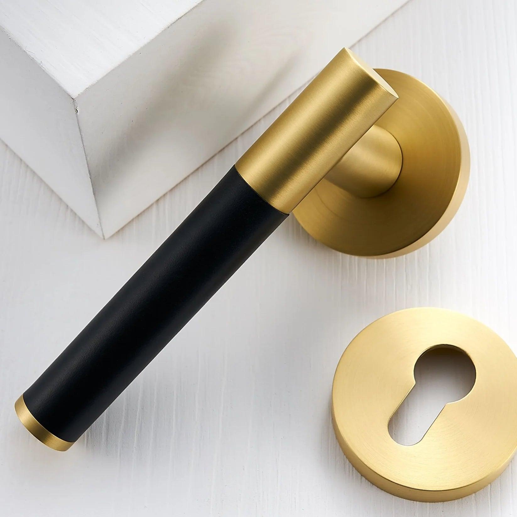 AMINTA / SOLID BRASS & LEATHER / DOOR HANDLES - Handle Shop Couture