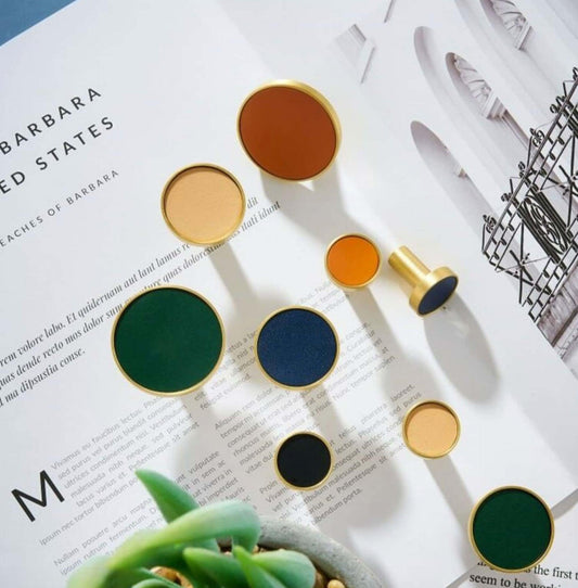 AMINTA / SOLID BRASS & LEATHER / FURNITURE KNOBS - Handle Shop Couture