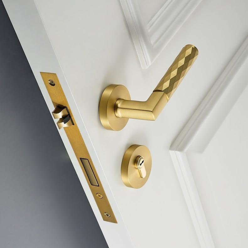 DIMANTE / SOLID BRASS / DOOR HANDLES - Handle Shop Couture