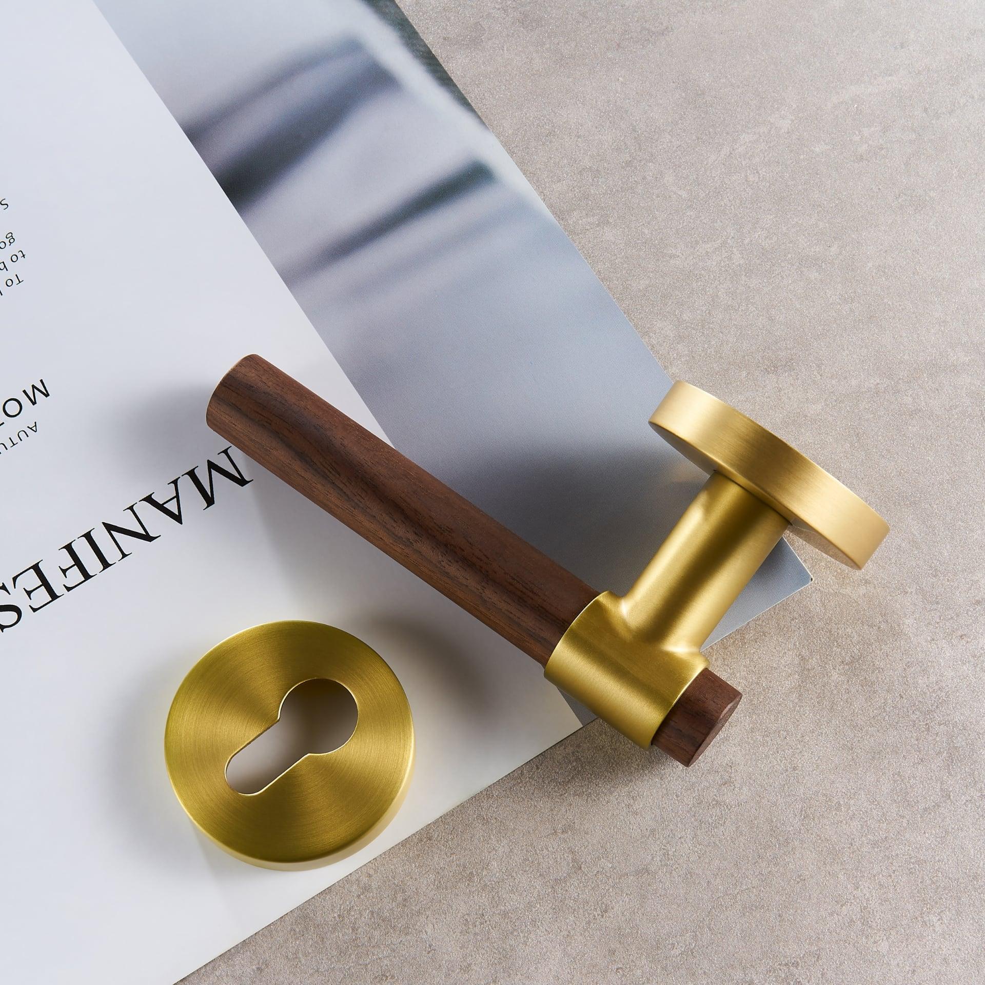 MENELAOS / SOLID BRASS & WALNUT WOOD / DOOR HANDLES - Handle Shop Couture