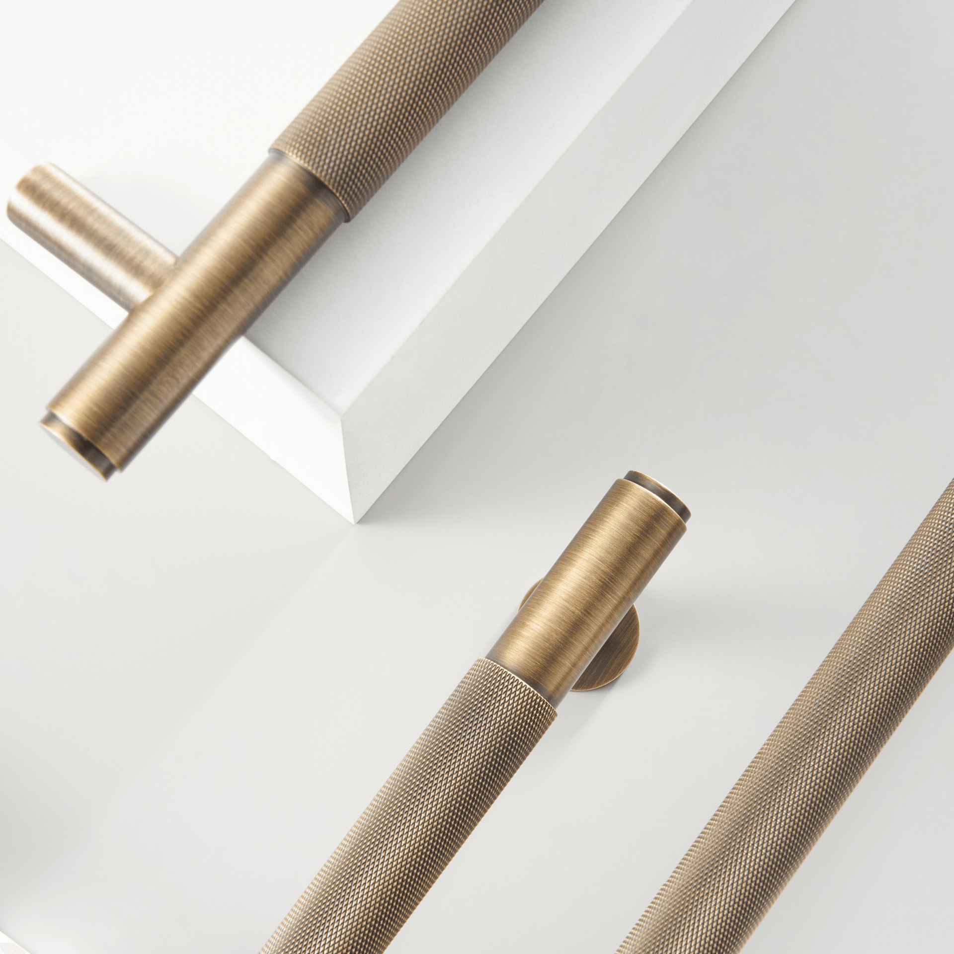 PORTA / Double-Sided Solid Brass Knurled Door Pull - Handle Shop Couture