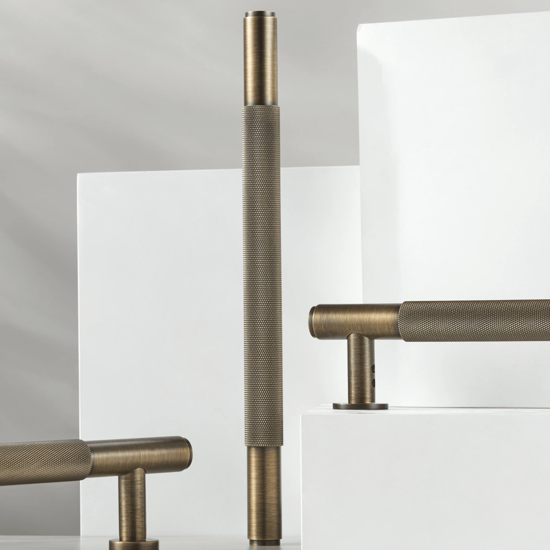 PORTA / Double-Sided Solid Brass Knurled Door Pull - Handle Shop Couture