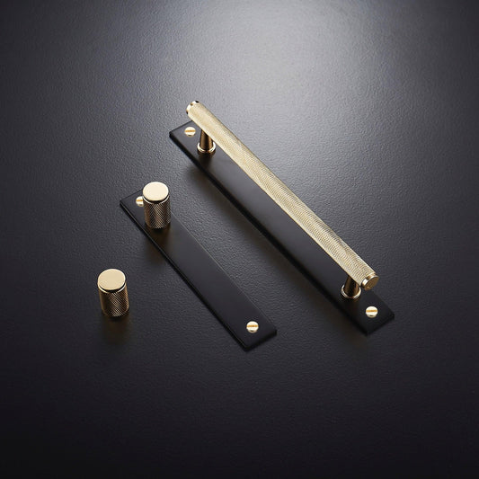 PORTA / SOLID BRASS HANDLE WITH BACKPLATE / KNURLED - Handle Shop Couture