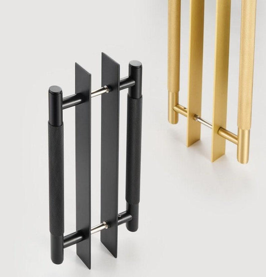 XANDRA / DOUBLE-SIDED PULL & BACKPLATE / KNURLED BRASS - Handle Shop Couture