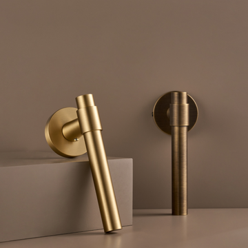 CARDO / Brass Lever Handle & Lock Set