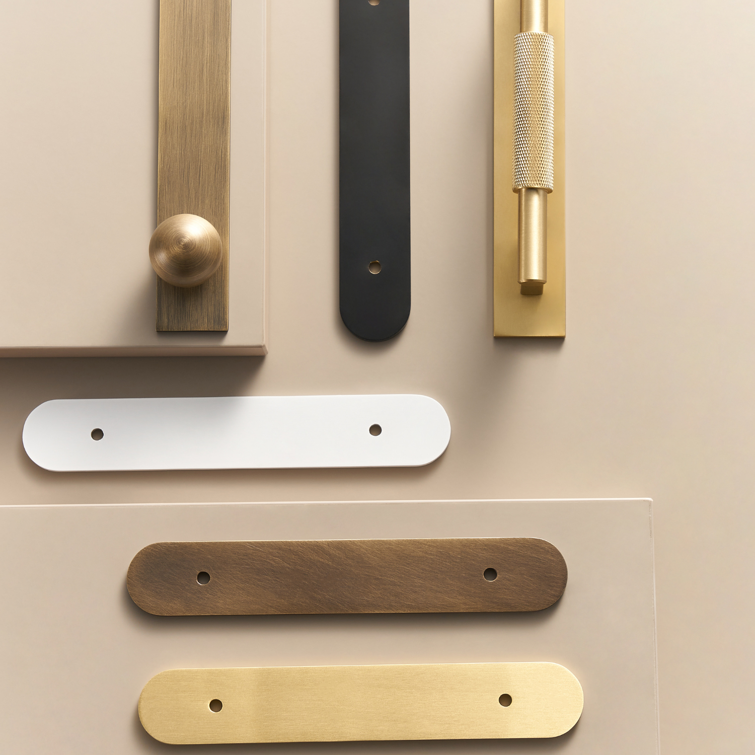   Baca 25㎝ラウンドディッシュ（左） TYNOS / Solid Brass Backplates - Handle Shop Couture