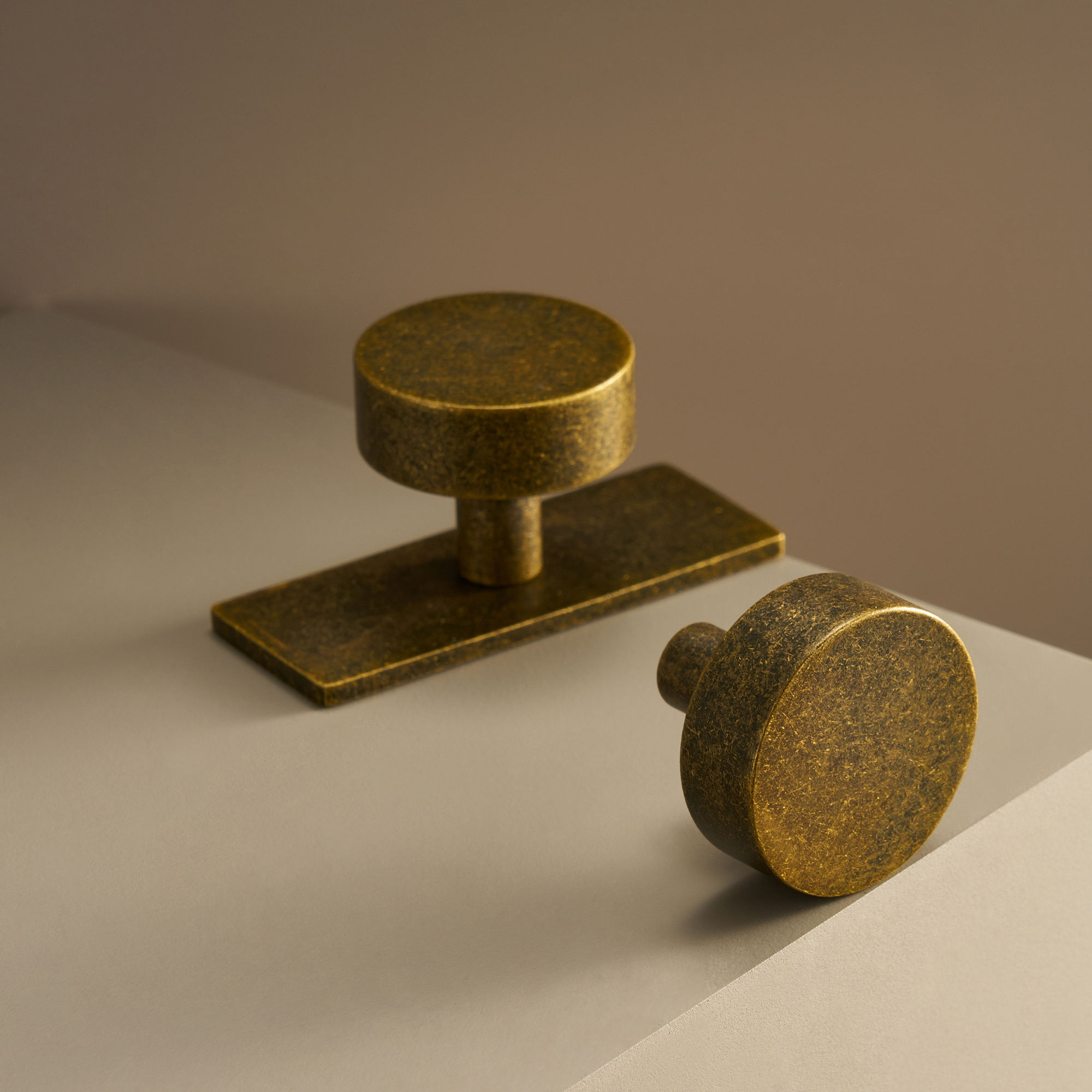 KALBI / Solid Brass Knob With Backplate