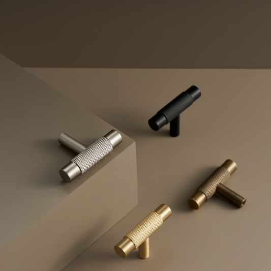 VOULA / Knurled Brass T-Pull