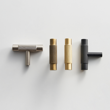 VOULA / Knurled Brass T-Pull