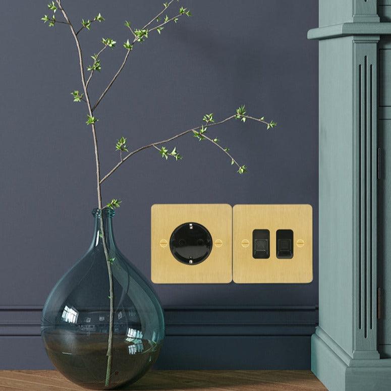 KOST / POWER OUTLET / BRUSHED BRASS - Handle Shop Couture 