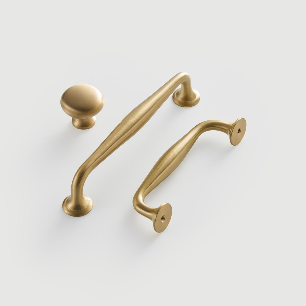 NAFPLIO brass cabinet handles with matching round knob