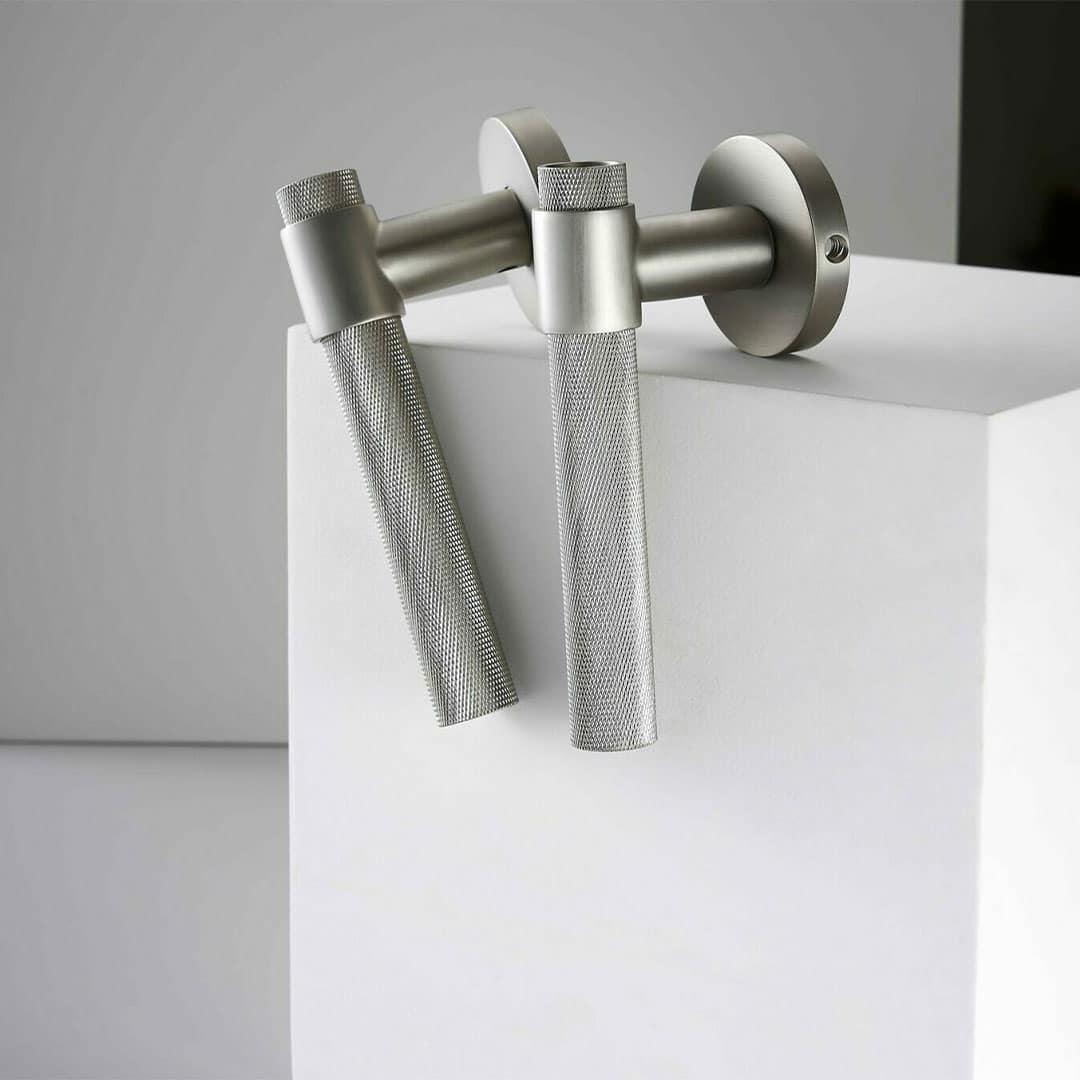 OPORTO / KNURLED BRASS / DOOR HANDLES - Handle Shop Couture 