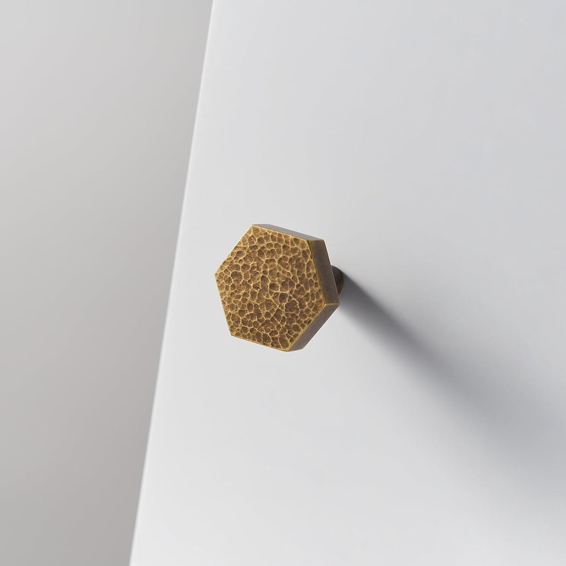 PARO / Hammered Brass Knobs - Handle Shop Couture 