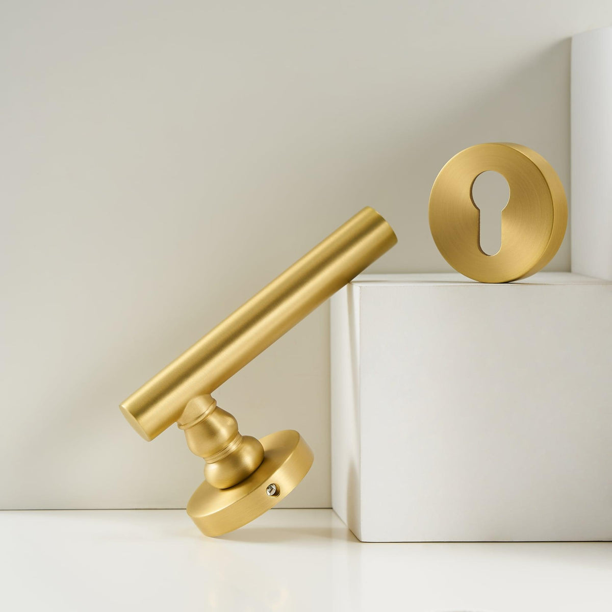 TONNI / SOLID BRASS / DOOR HANDLES - Handle Shop Couture 